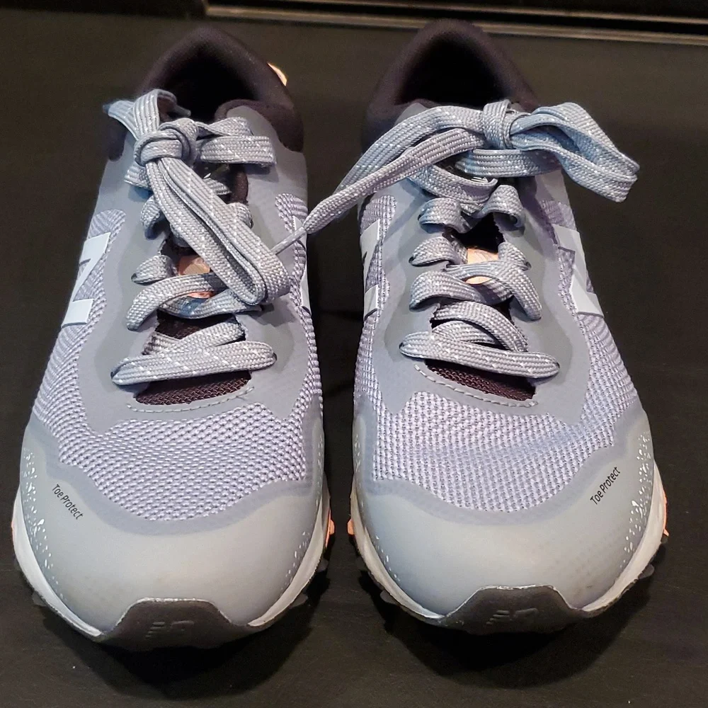 EUC New Balance Fresh Foam Arishi - Picture 2 of 11